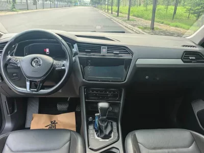 Volkswagen Tiguan L Plug-in Hybrid