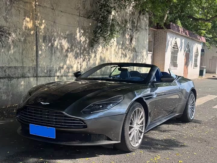 Aston Martin DB11