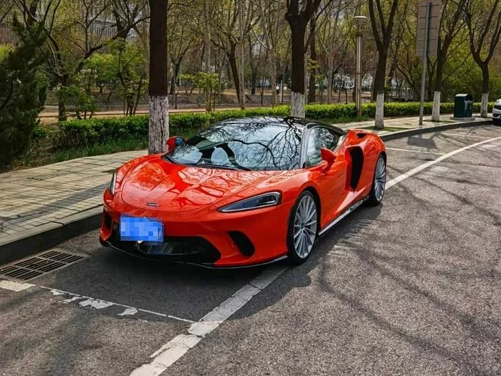 McLaren GT