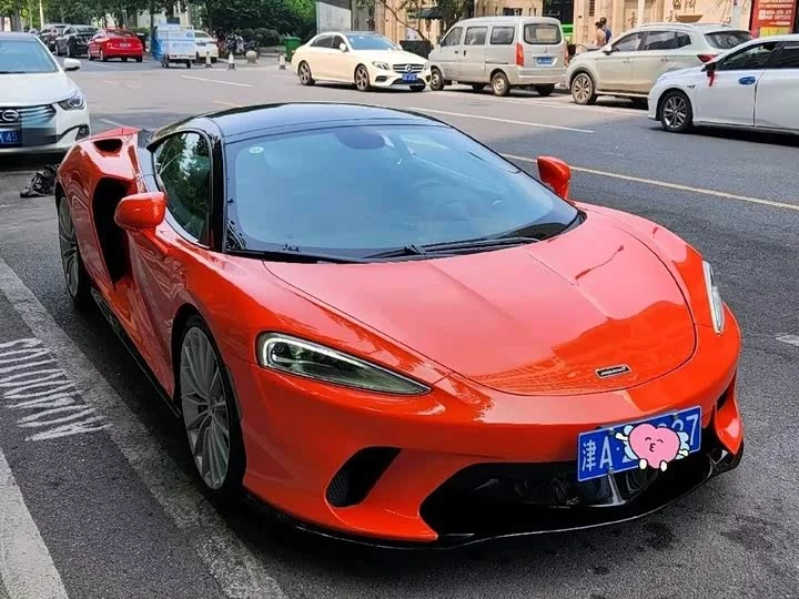 McLaren GT