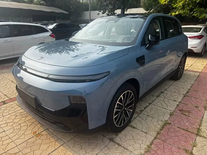 Leapmotor B10