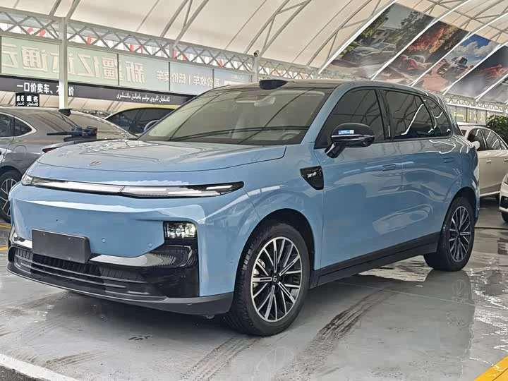 Leapmotor B10