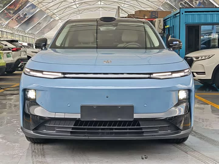 Leapmotor B10
