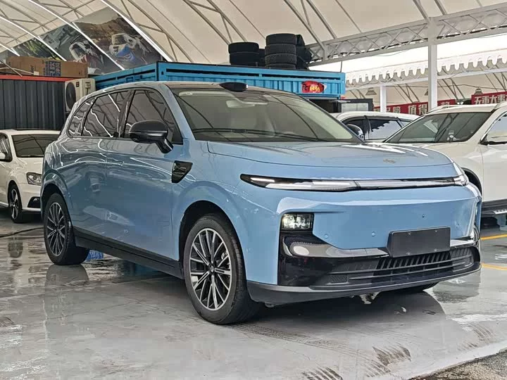 Leapmotor B10
