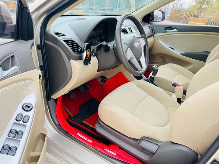 Hyundai Rena