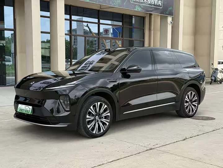 NIO ES8