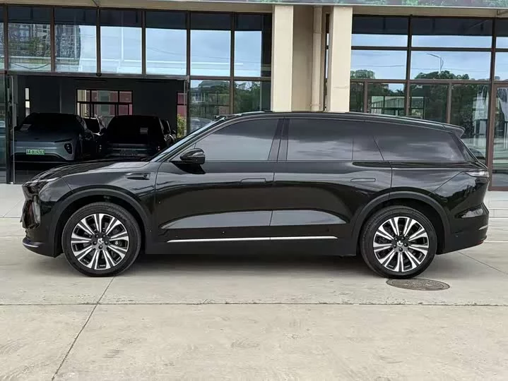 NIO ES8