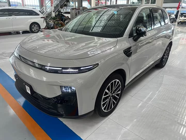 Leapmotor B10