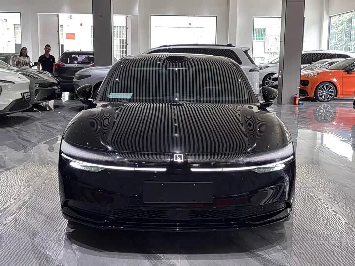 ZEEKR 007