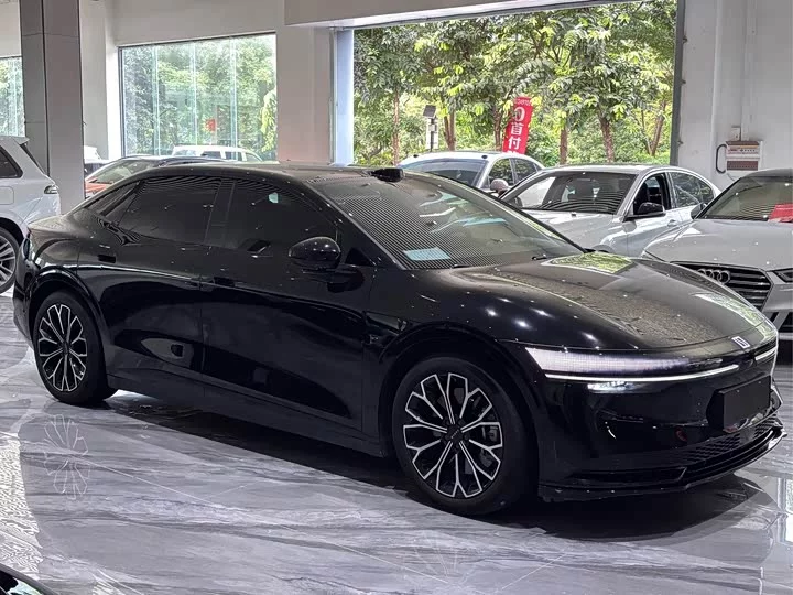 ZEEKR 007