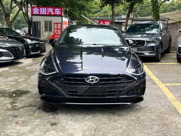 Hyundai sonata