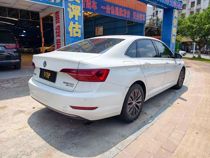 Volkswagen Sagitar
