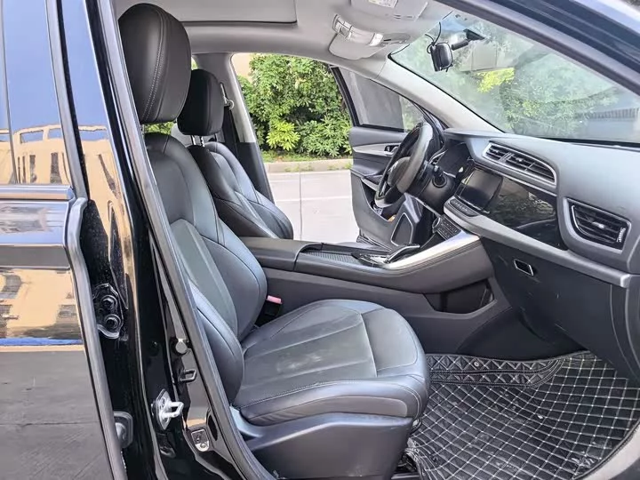 Dongfeng AX7