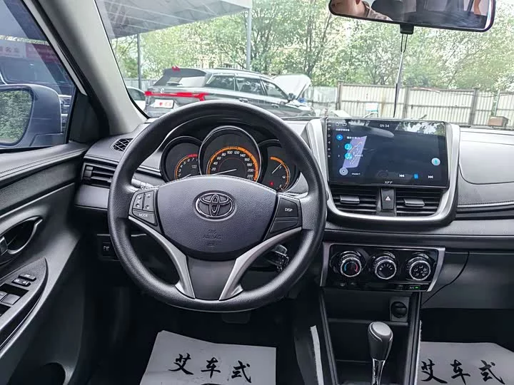 Toyota Yaris L