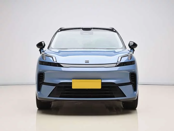 Lynk & Co 08 EM-P