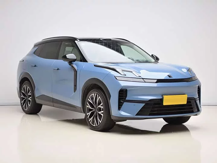Lynk & Co 08 EM-P