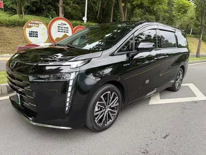 GAC Trumpchi E8 PHEV