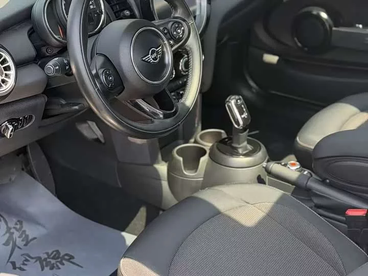 MINI 
