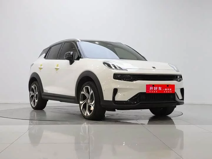 Lynk & Co 06