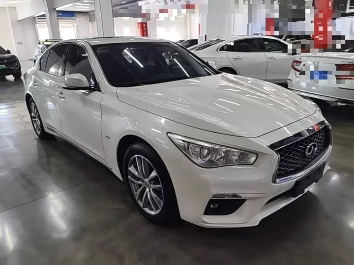 Infiniti Q50L
