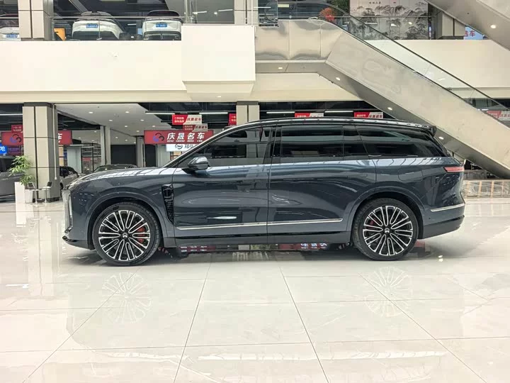 NIO ES8