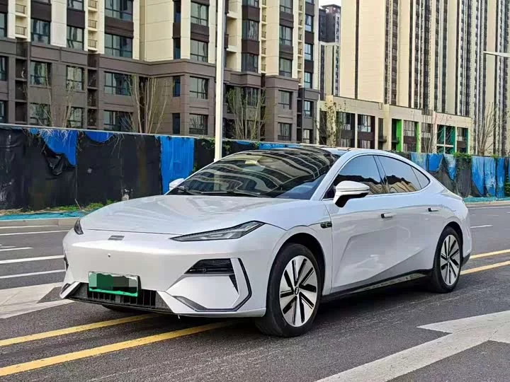 Geely Galaxy E8