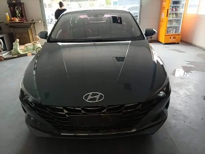 Hyundai Elantra
