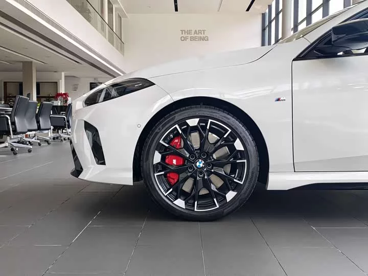 BMW M235L