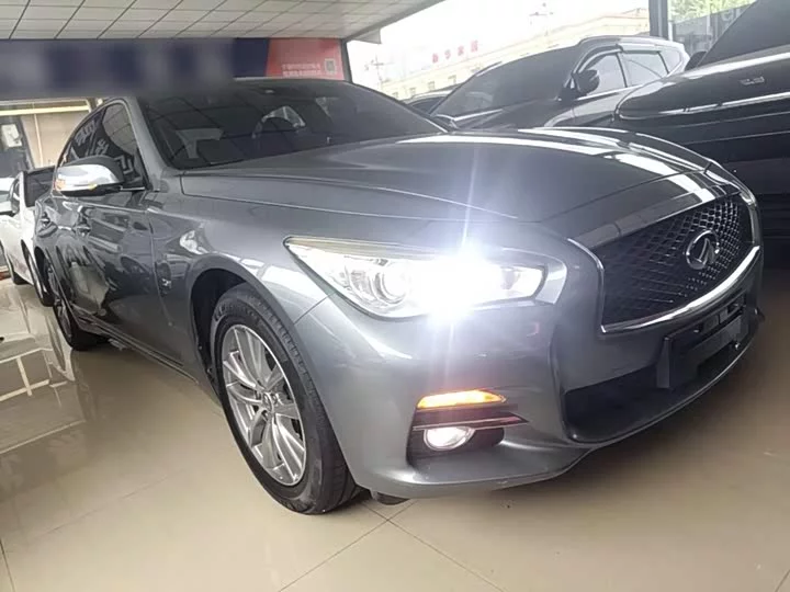 Infiniti Q50L