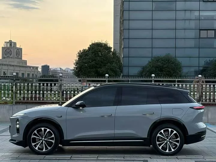 NIO ES6