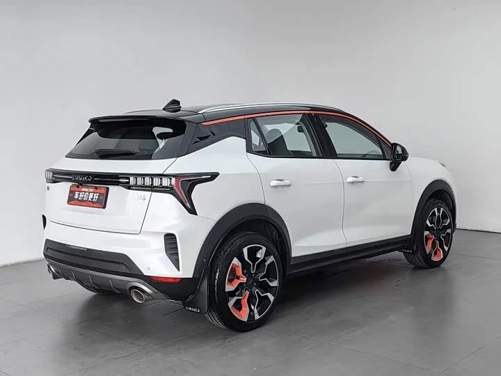 Lynk & Co 06