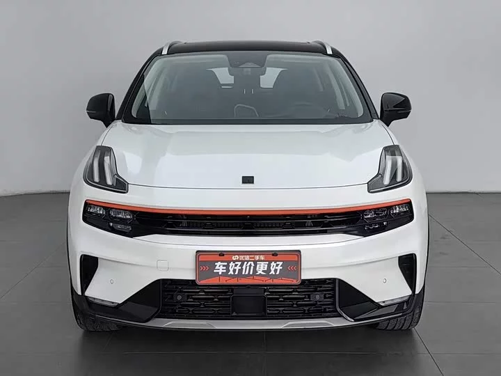 Lynk & Co 06