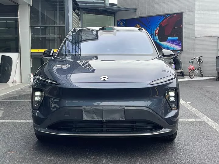 NIO EC7