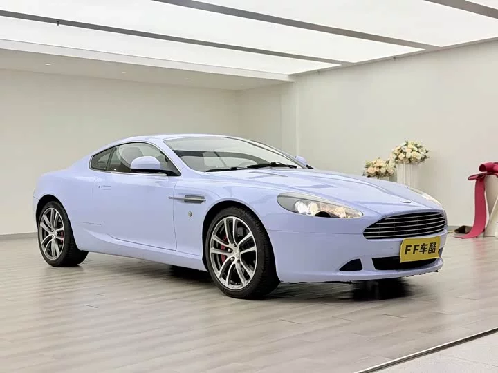 Aston Martin DB9