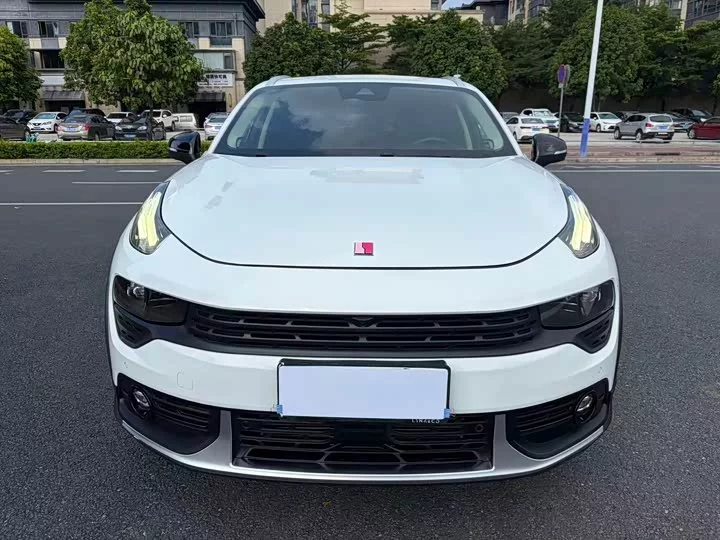 Lynk & Co 02