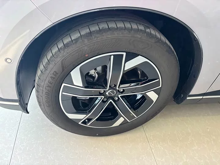 Volvo XC70 plug-in hybrid