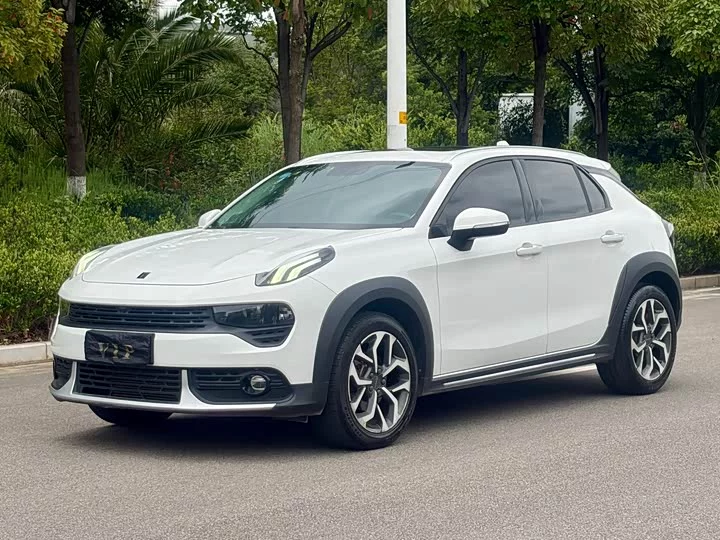 Lynk & Co 02