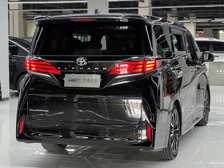 Toyota Elfa