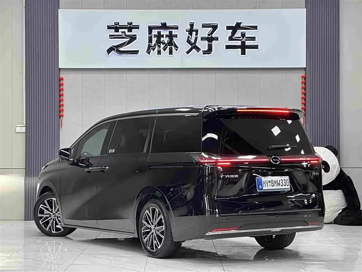 GAC Trumpchi E8