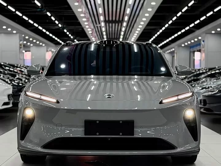 NIO ET5T