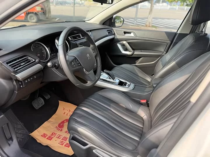 Peugeot 408