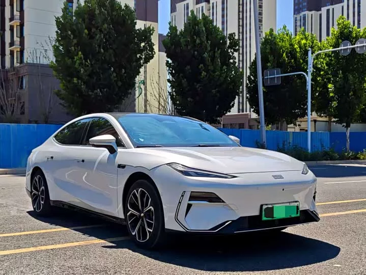 Geely Galaxy E8