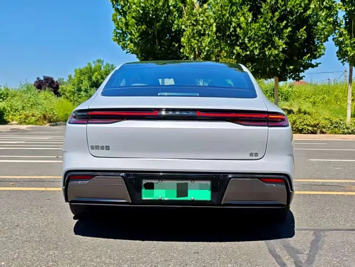 Geely Galaxy E8