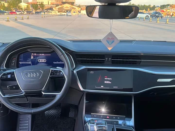 Audi A7L