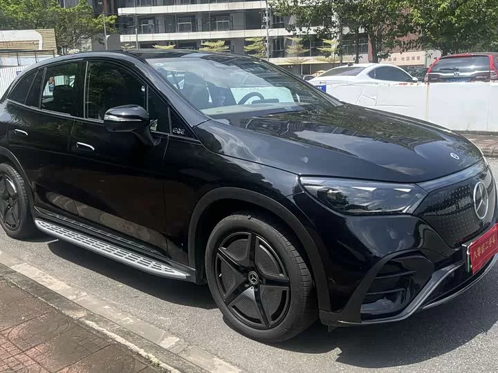 Mercedes-Benz EQE SUV