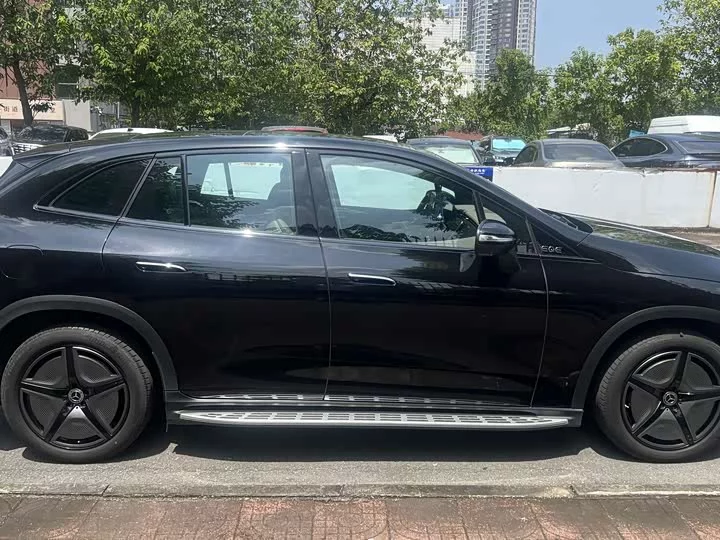 Mercedes-Benz EQE SUV