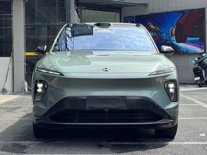 NIO EC7