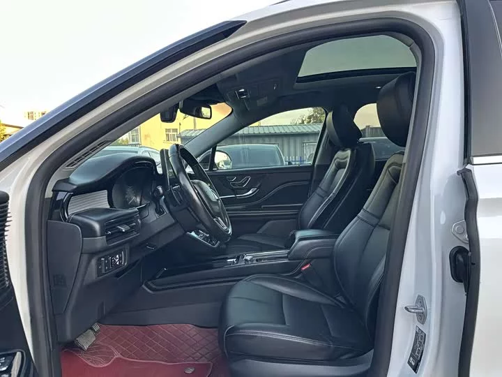 Lincoln adventurer