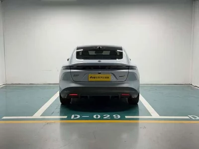 NIO ET5