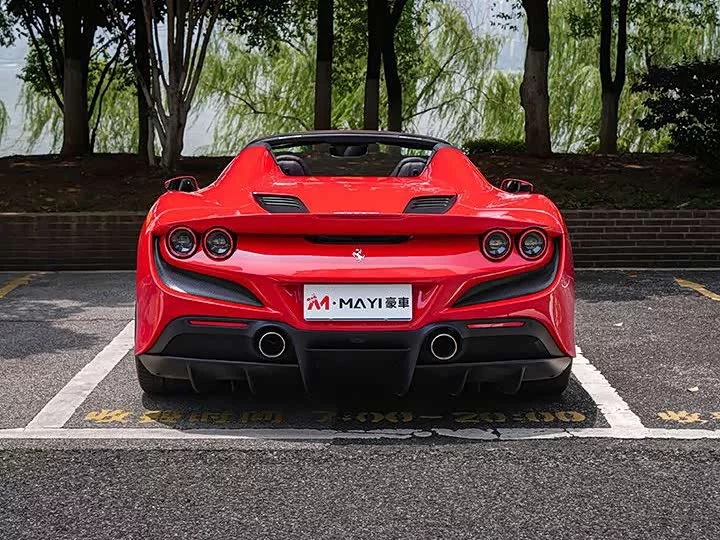 ferrari F8